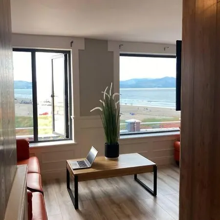 Strand Hotel Apartments Beachside And Surfing