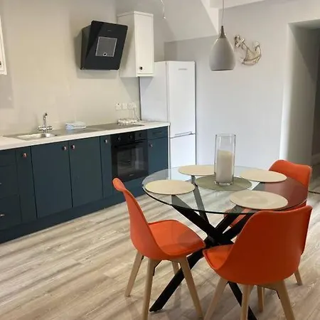 Strand Hotel Apartments Beachside And Surfing * Dingle