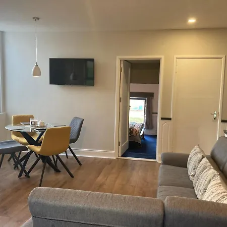 Strand Hotel Apartments Beachside And Surfing Apartment