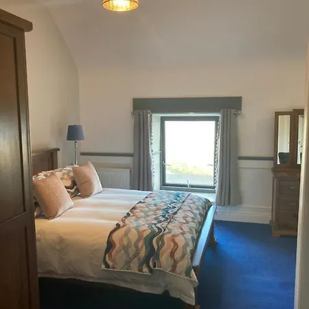 Strand Hotel Apartments Beachside And Surfing * Dingle