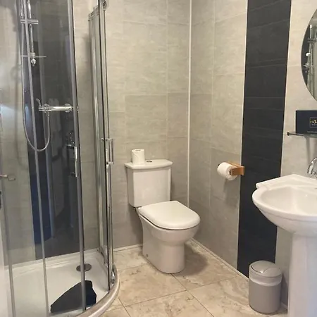 Strand Hotel Apartments Beachside And Surfing Apartment Dingle