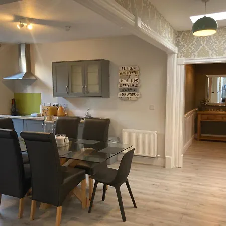 Strand Hotel Apartments Beachside And Surfing Dingle