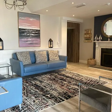 Strand Hotel Apartments Beachside And Surfing Apartment Dingle